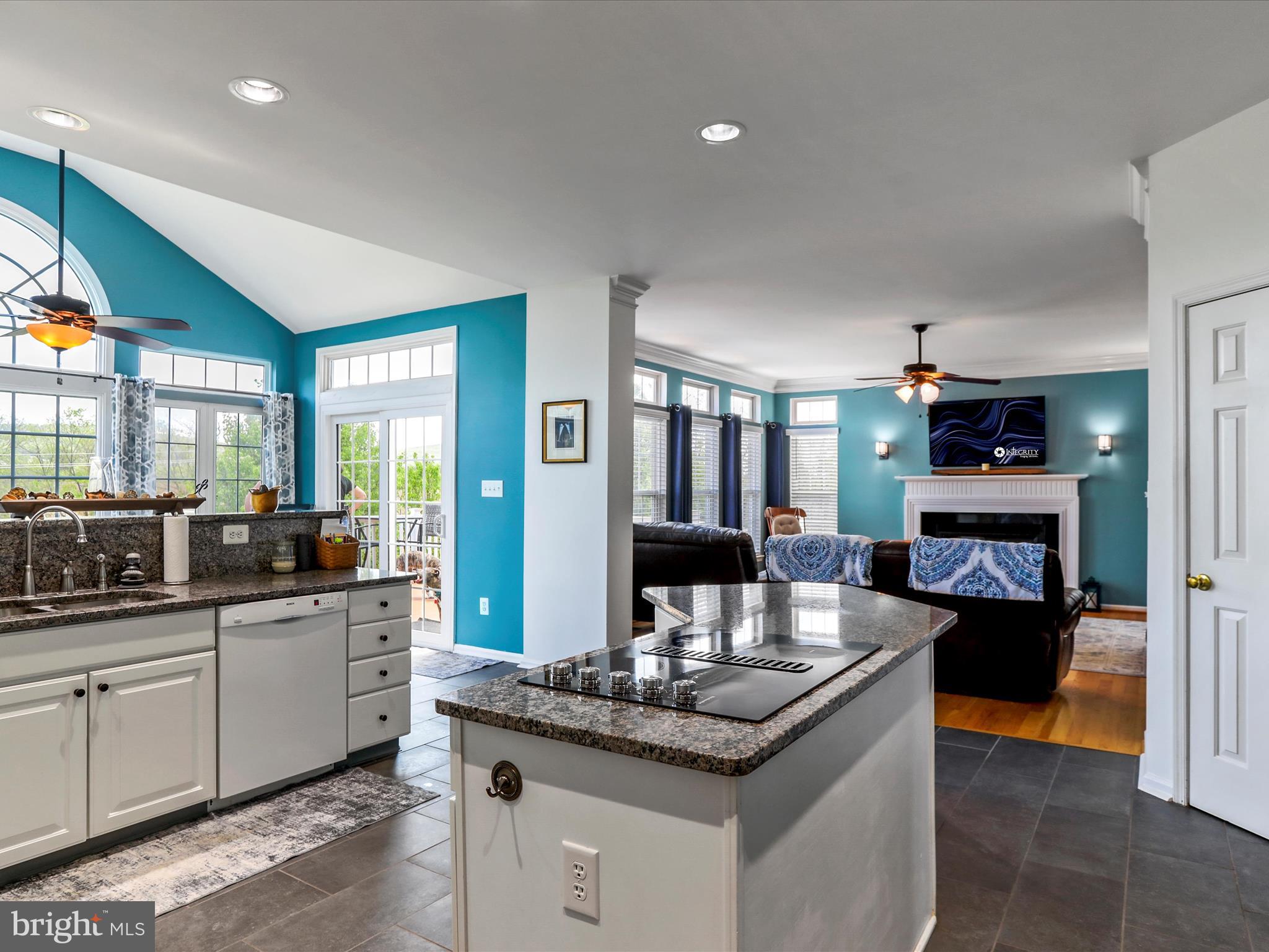 CRESTVIEW - Residential