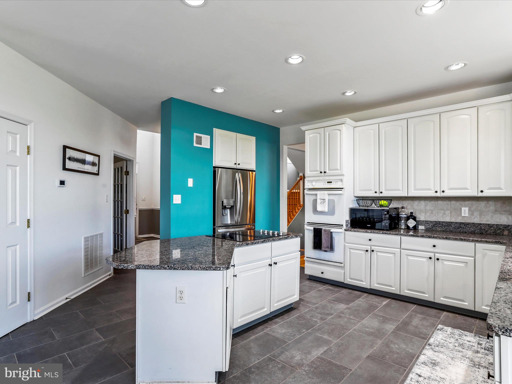 CRESTVIEW - Residential