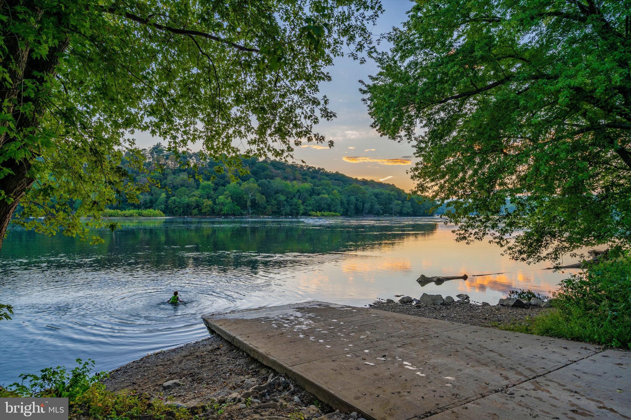 GALYN MANOR - Residential