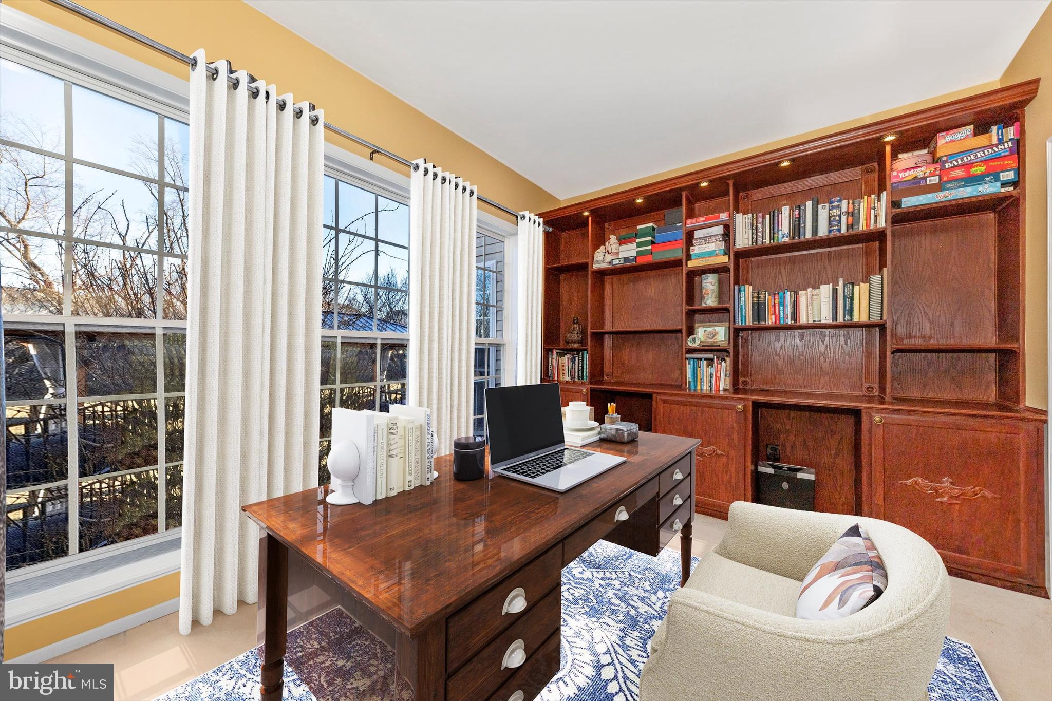 GALYN MANOR - Residential