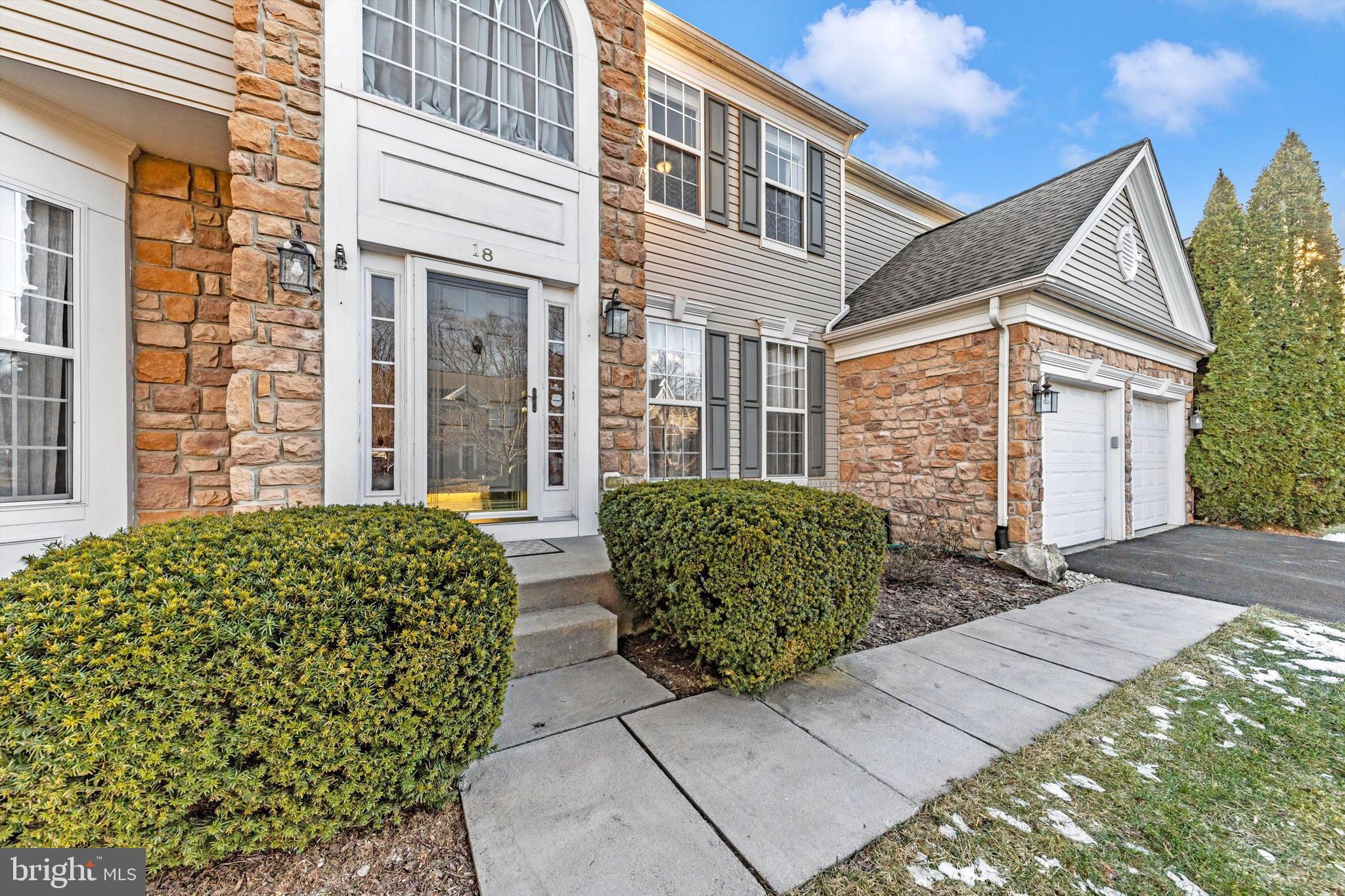 GALYN MANOR - Residential