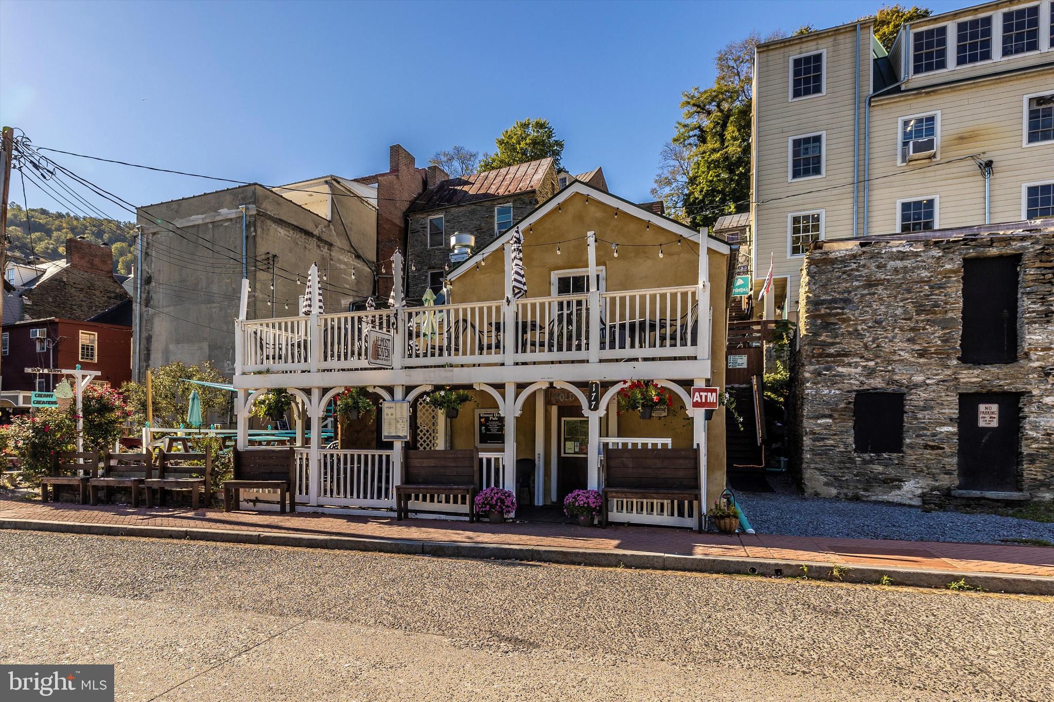 GALYN MANOR - Residential