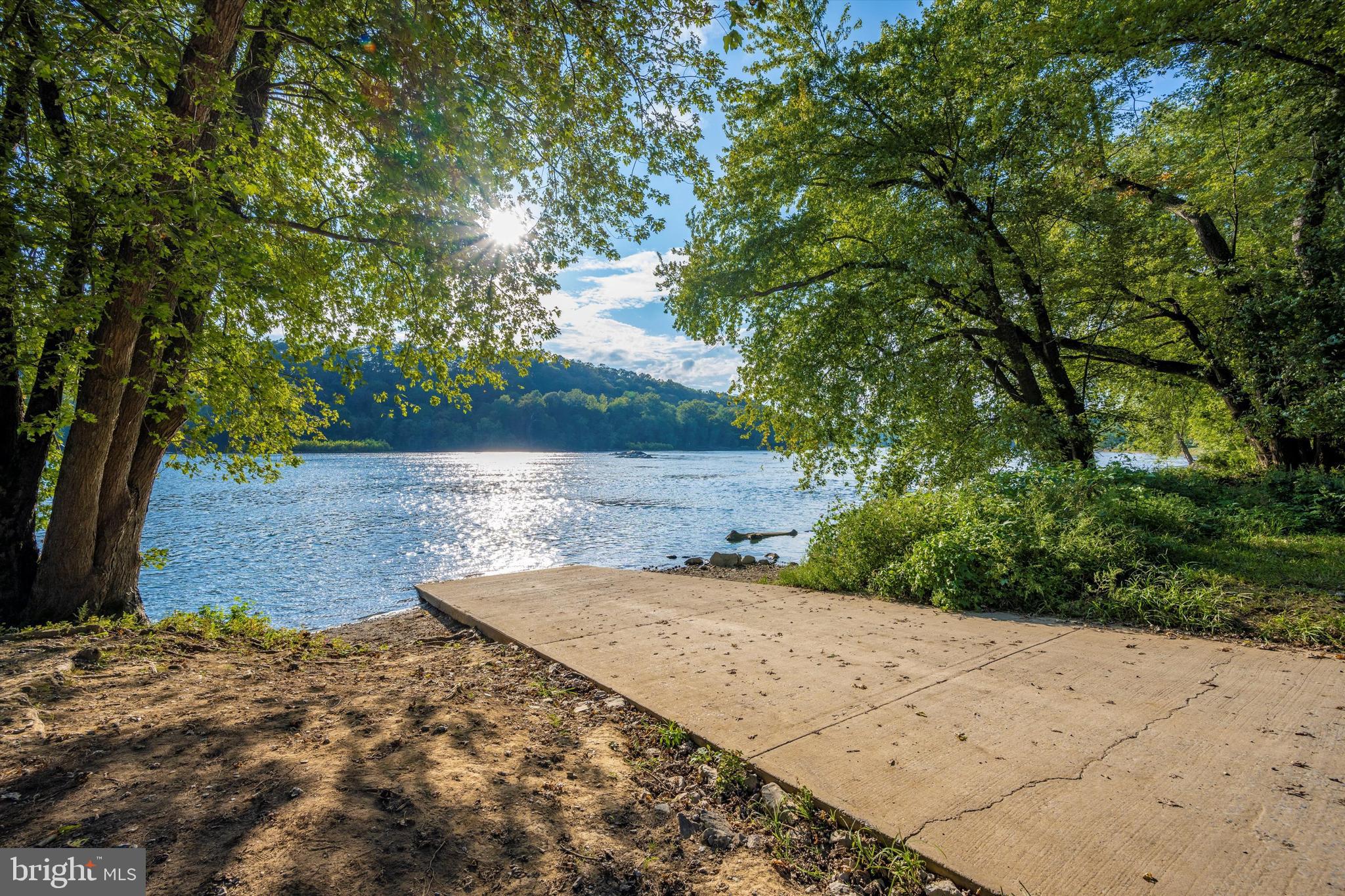 GALYN MANOR - Residential