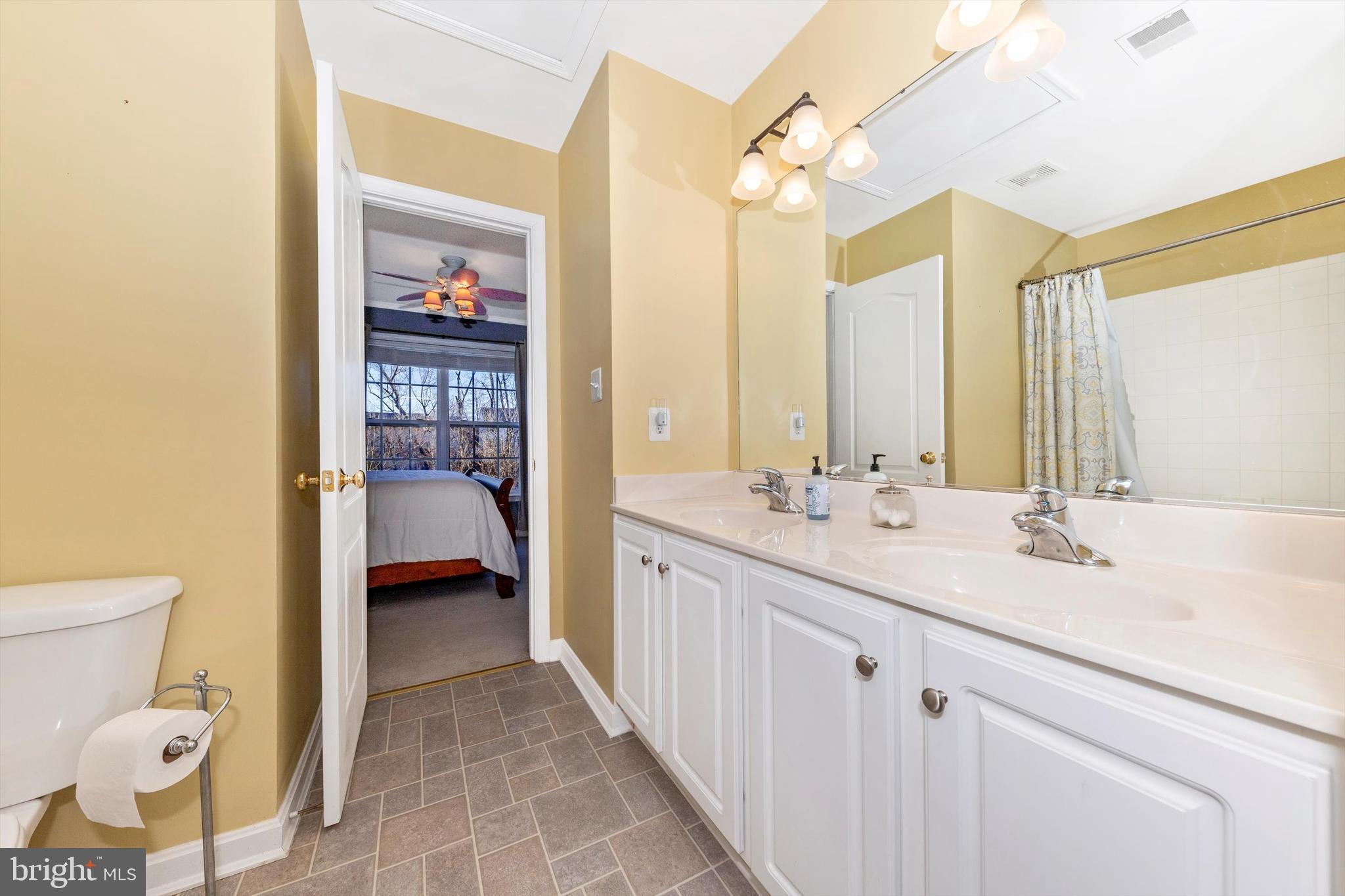 GALYN MANOR - Residential