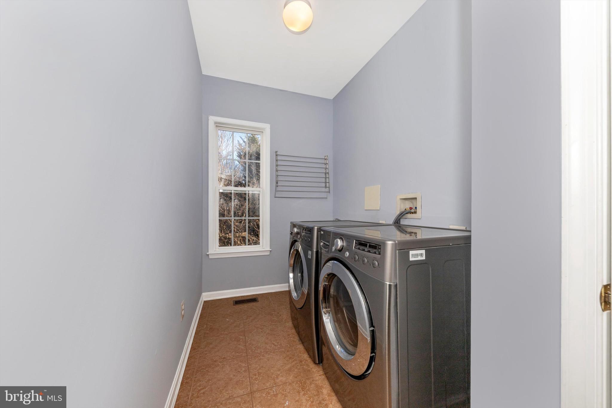 GALYN MANOR - Residential