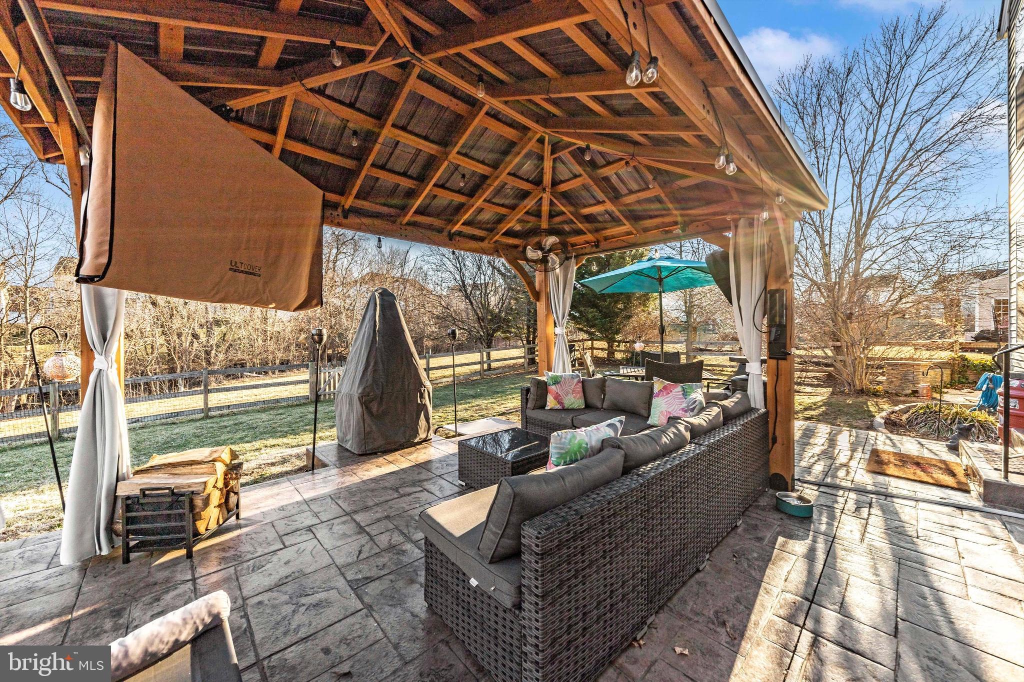 GALYN MANOR - Residential