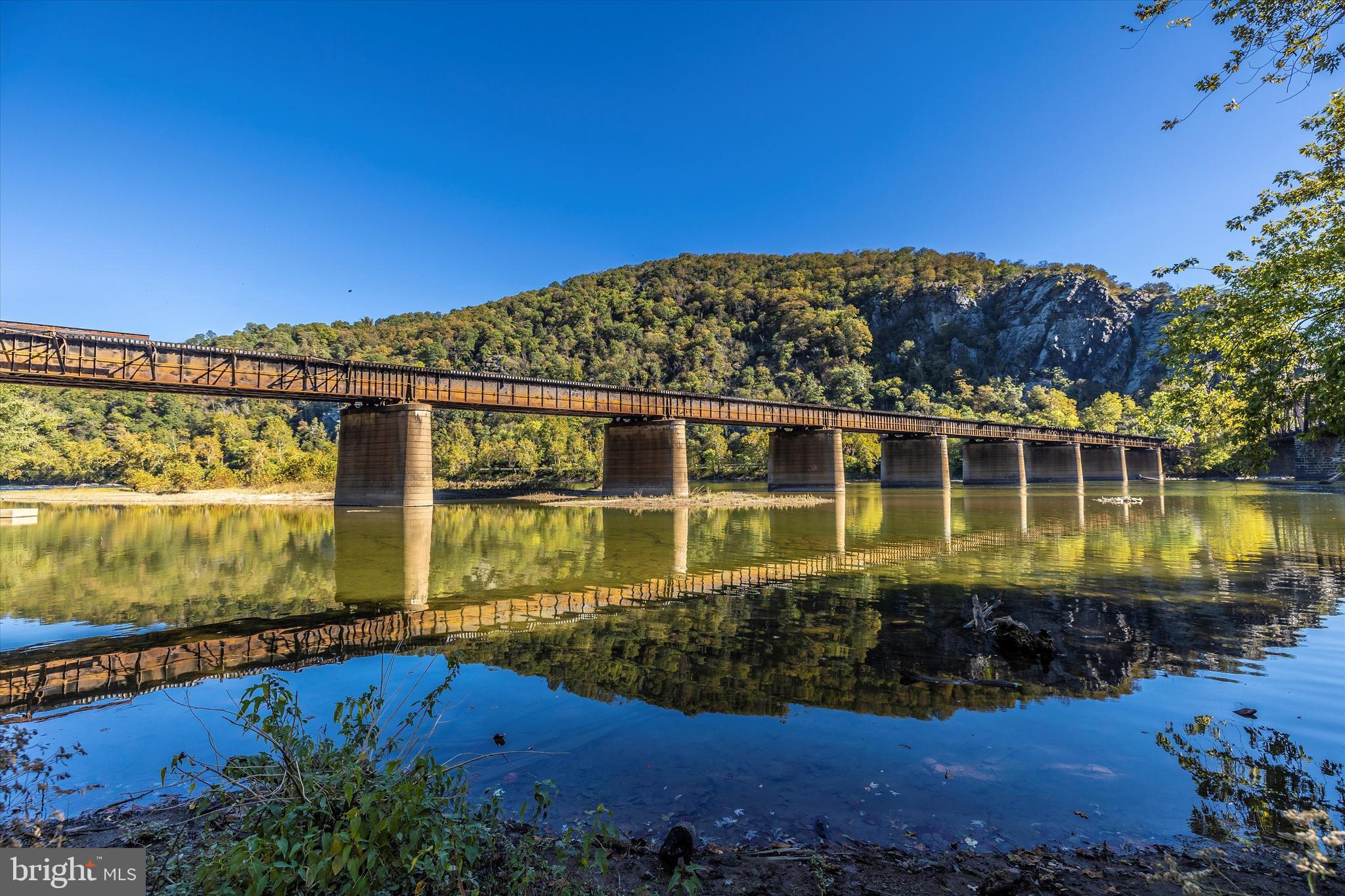 GALYN MANOR - Residential