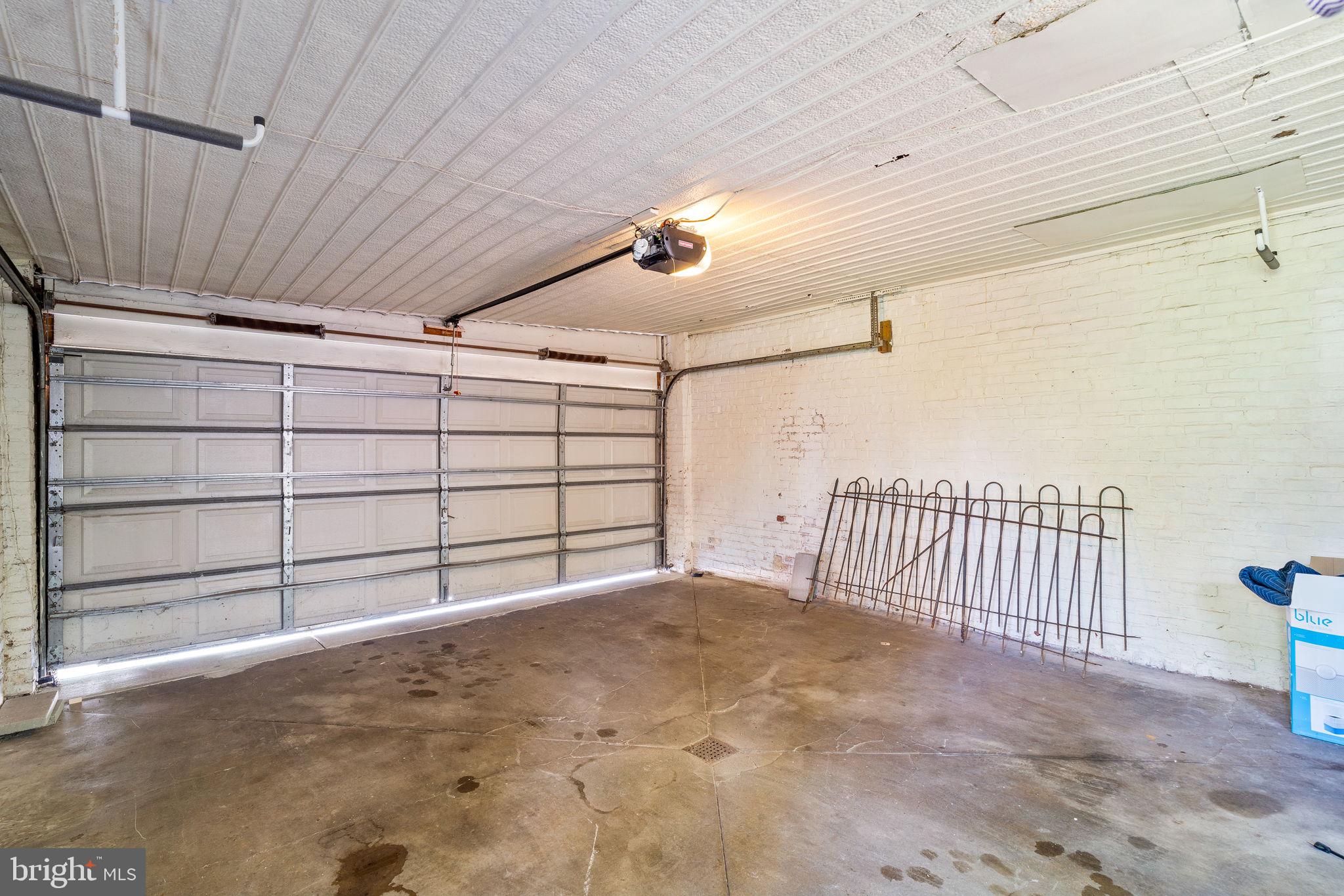 SPRUCE HILL - Residential