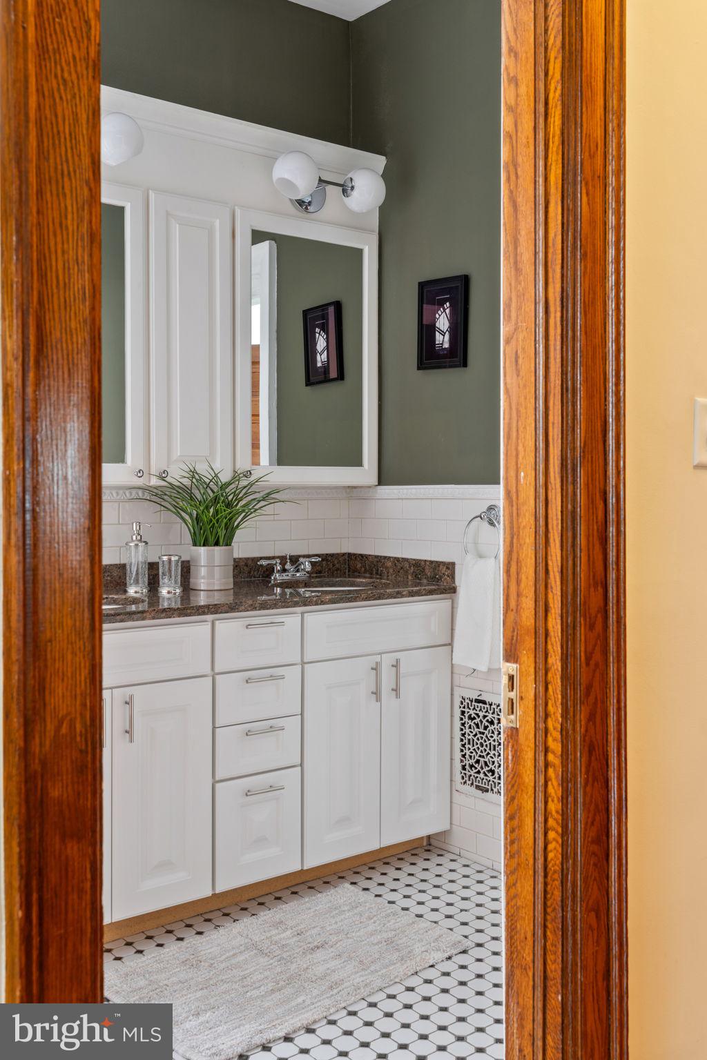 SPRUCE HILL - Residential