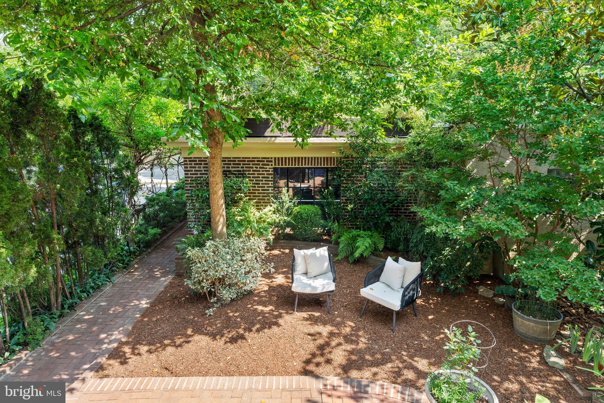 SPRUCE HILL - Residential