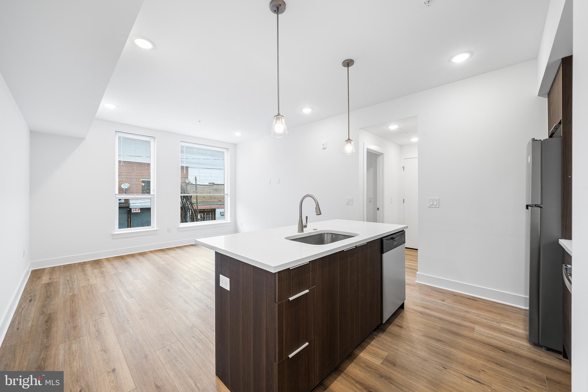 4324 LANCASTER AVENUE 401