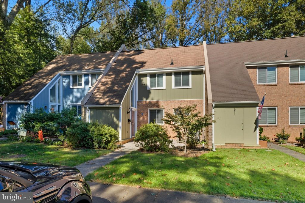 Photo of 1403 Greenmont Court, RESTON, VA 20190 (MLS # VAFX2274230)