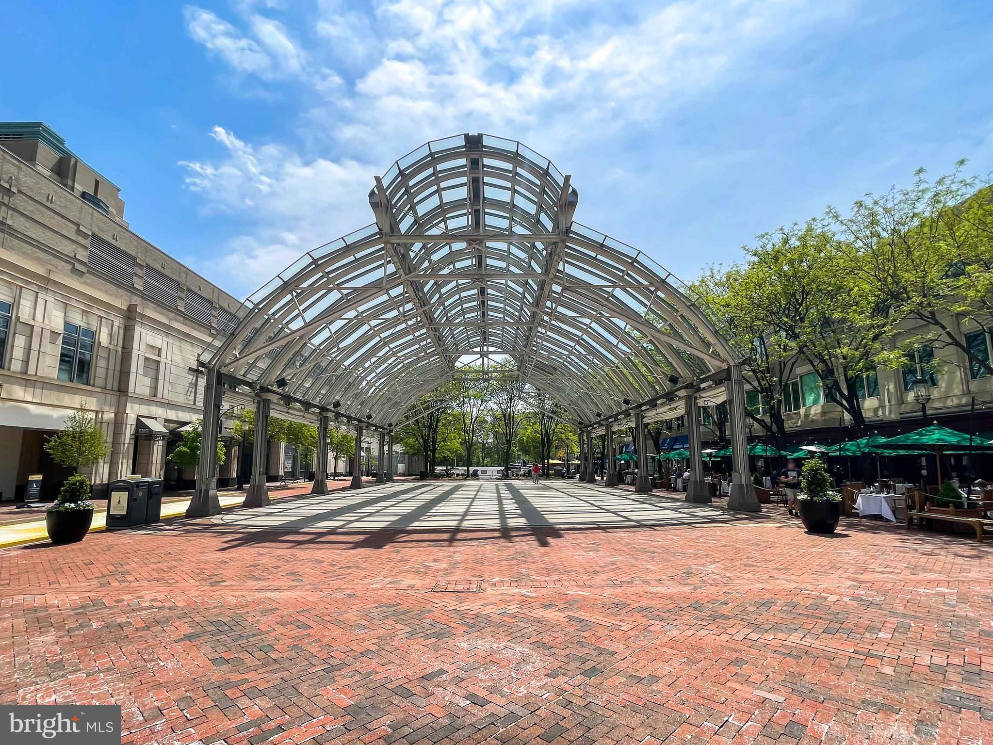 RESTON - Residential