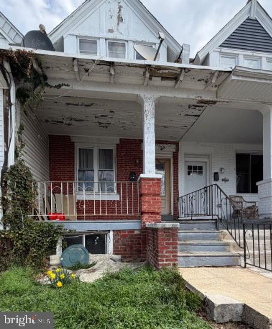 Attention investors and DIY enthusiasts! Multiple exit strategies: finish this remodel then either flip, rent or
move in! Home being sold as is.