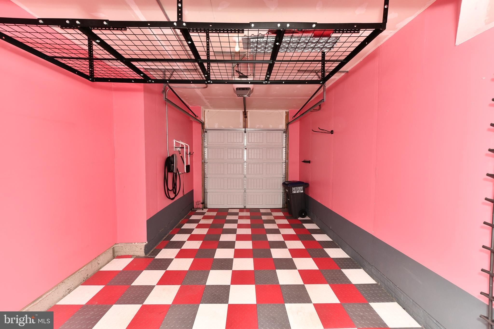 DISCOVERY SQUARE - Residential Lease