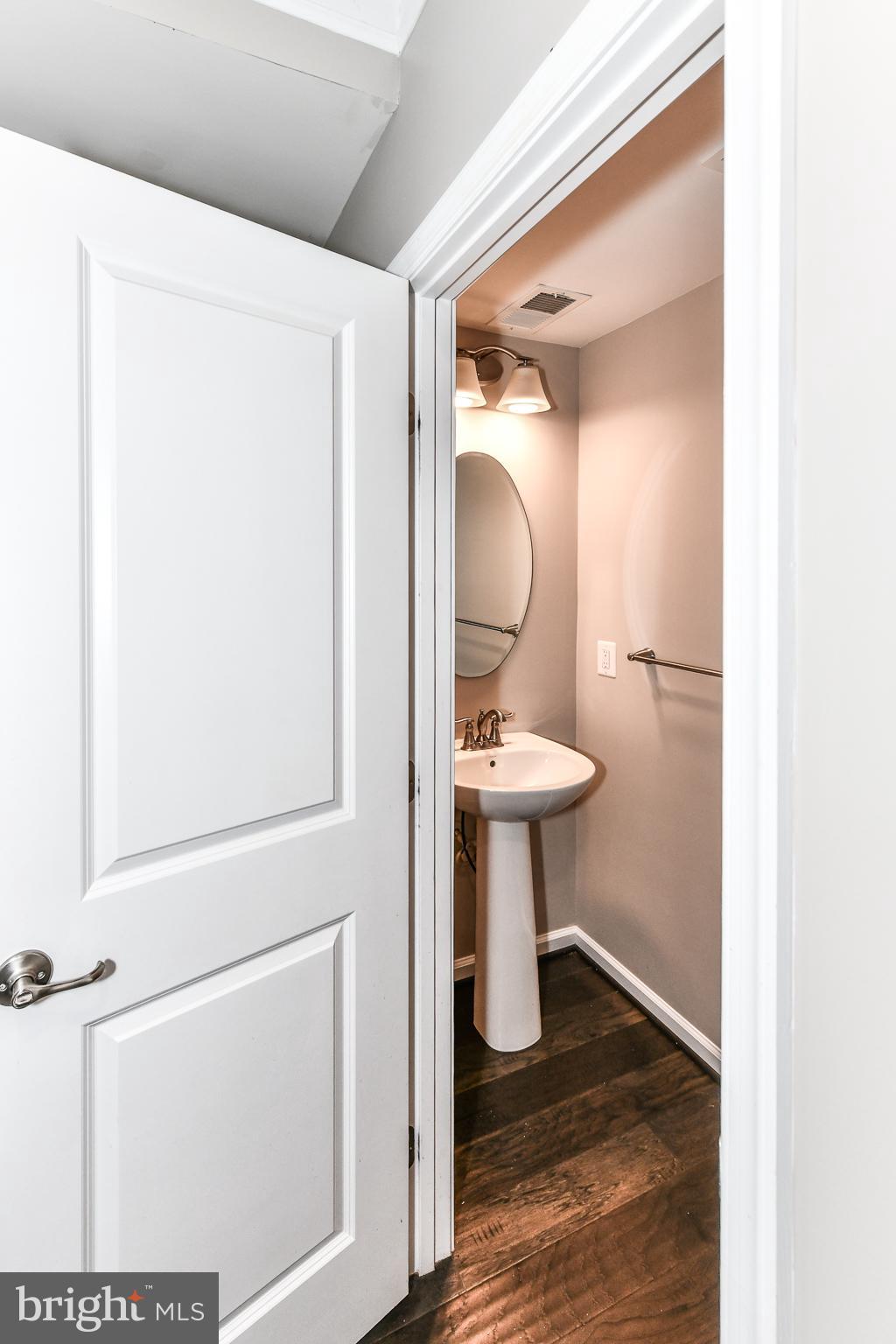 DISCOVERY SQUARE - Residential Lease