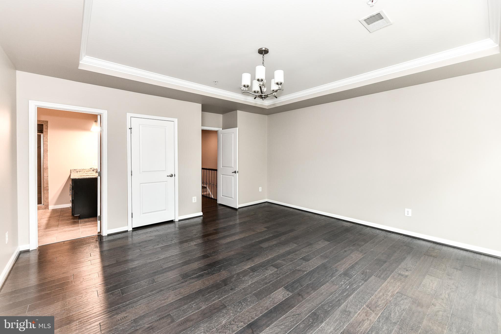 DISCOVERY SQUARE - Residential Lease