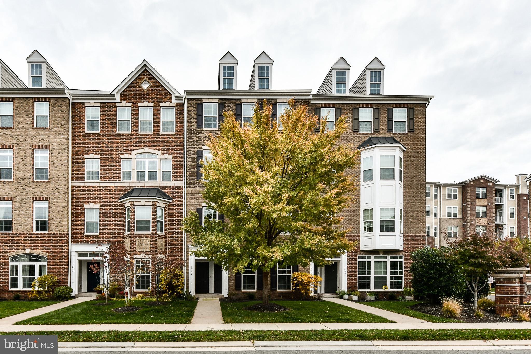 DISCOVERY SQUARE - Residential Lease