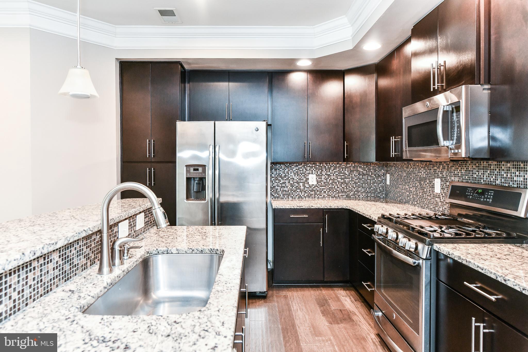 DISCOVERY SQUARE - Residential Lease