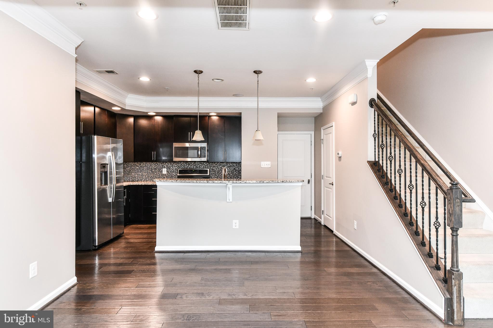 DISCOVERY SQUARE - Residential Lease