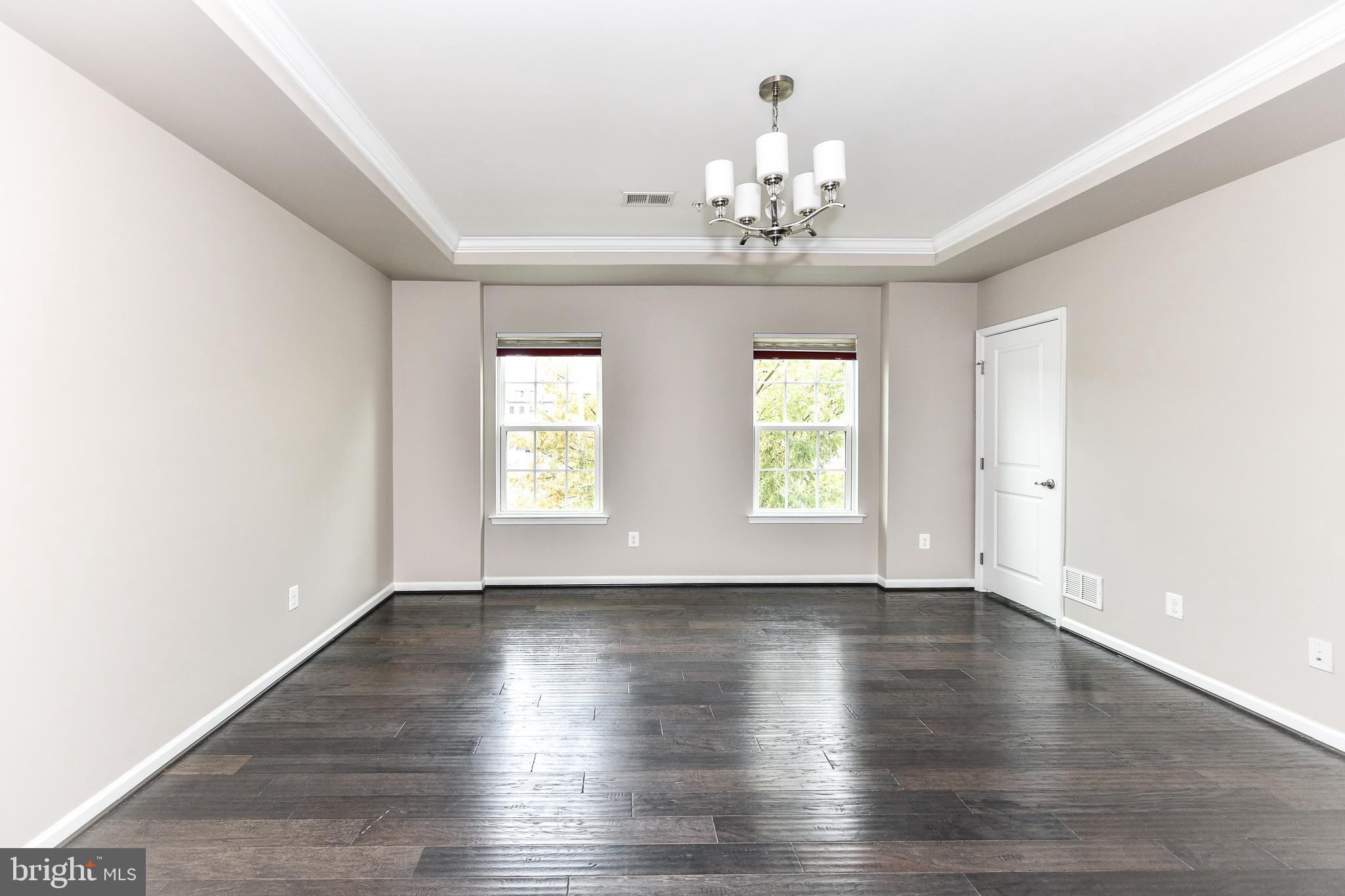 DISCOVERY SQUARE - Residential Lease