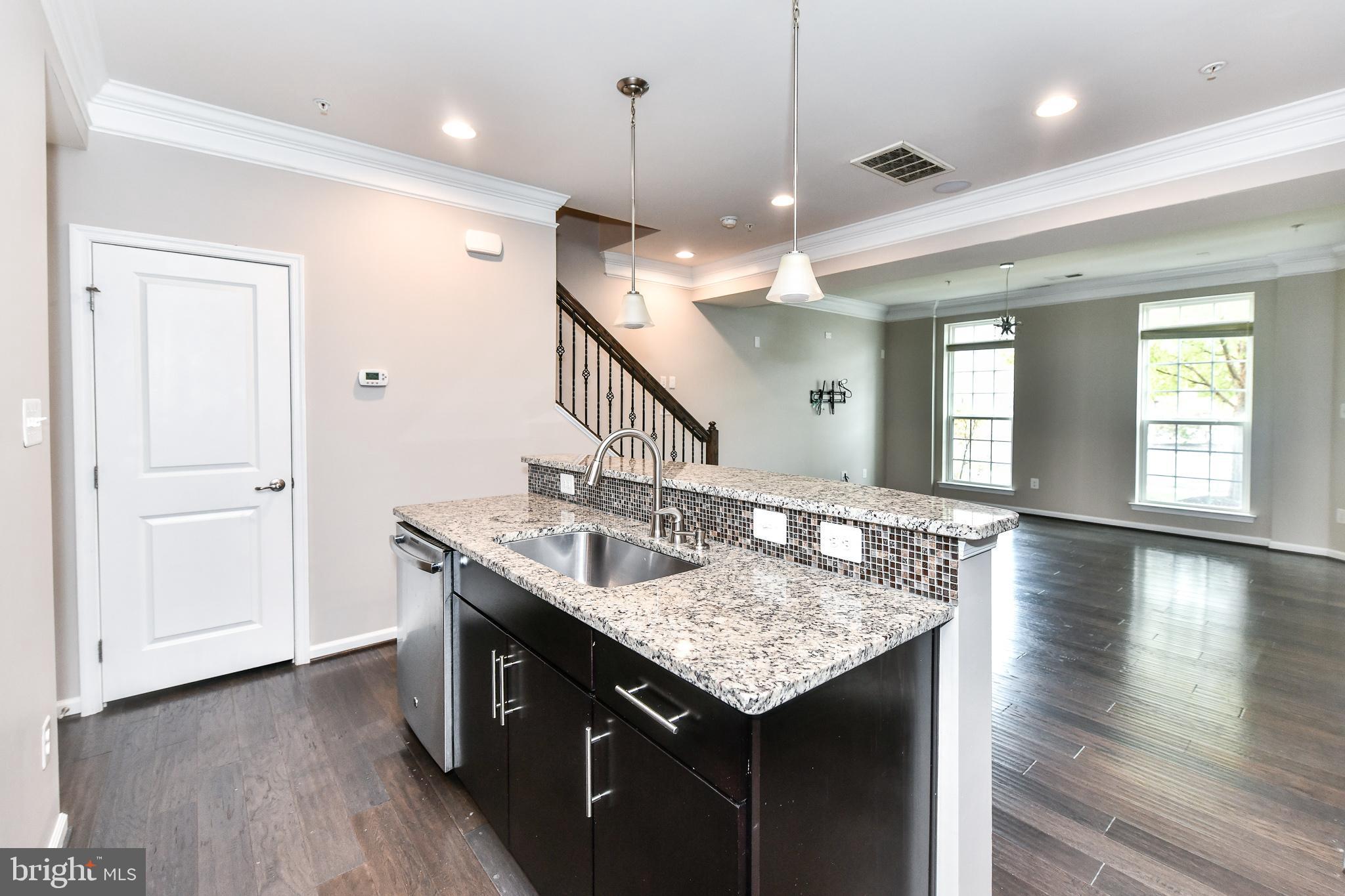 DISCOVERY SQUARE - Residential Lease