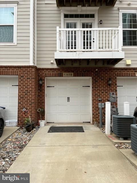 DISCOVERY SQUARE - Residential Lease