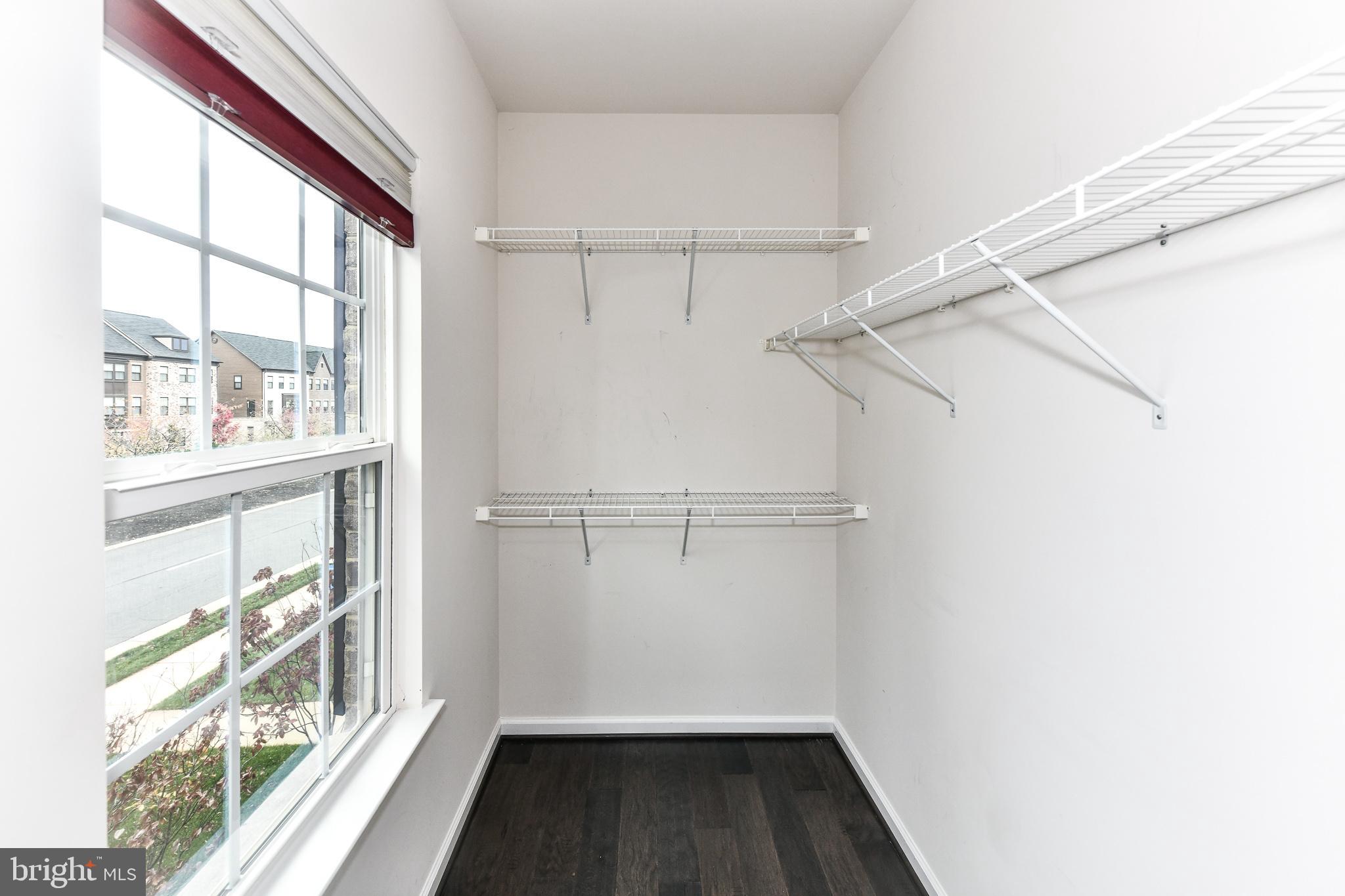 DISCOVERY SQUARE - Residential Lease