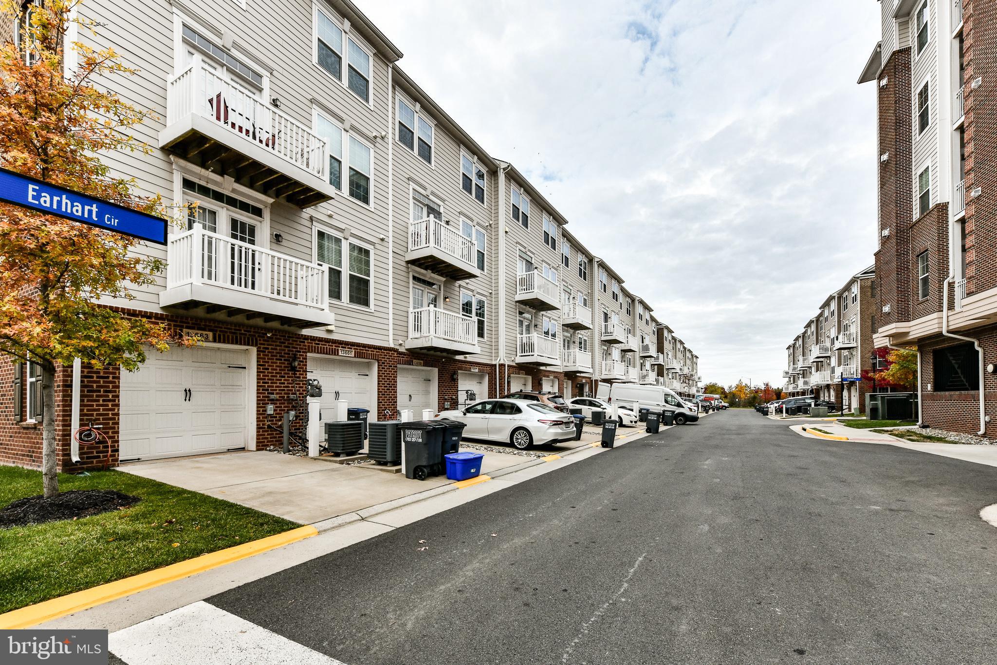 DISCOVERY SQUARE - Residential Lease