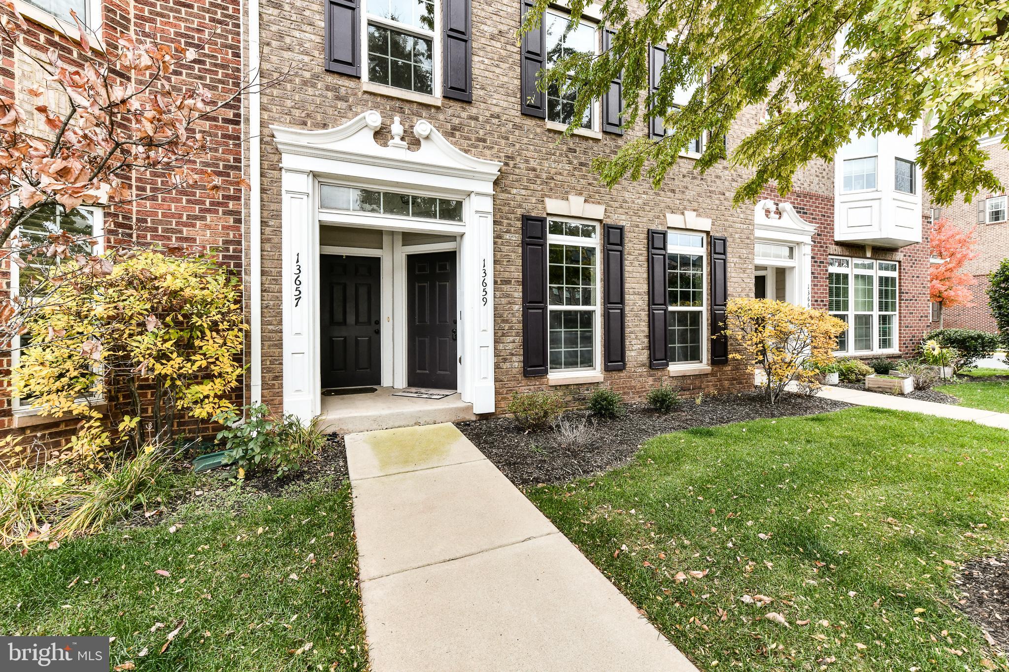 DISCOVERY SQUARE - Residential Lease