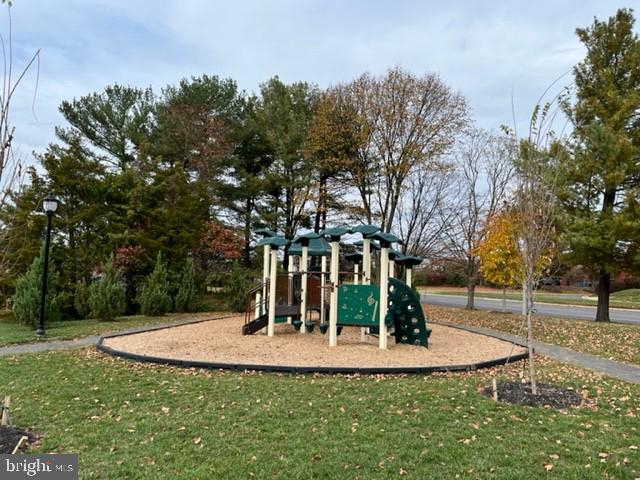 DISCOVERY SQUARE - Residential Lease