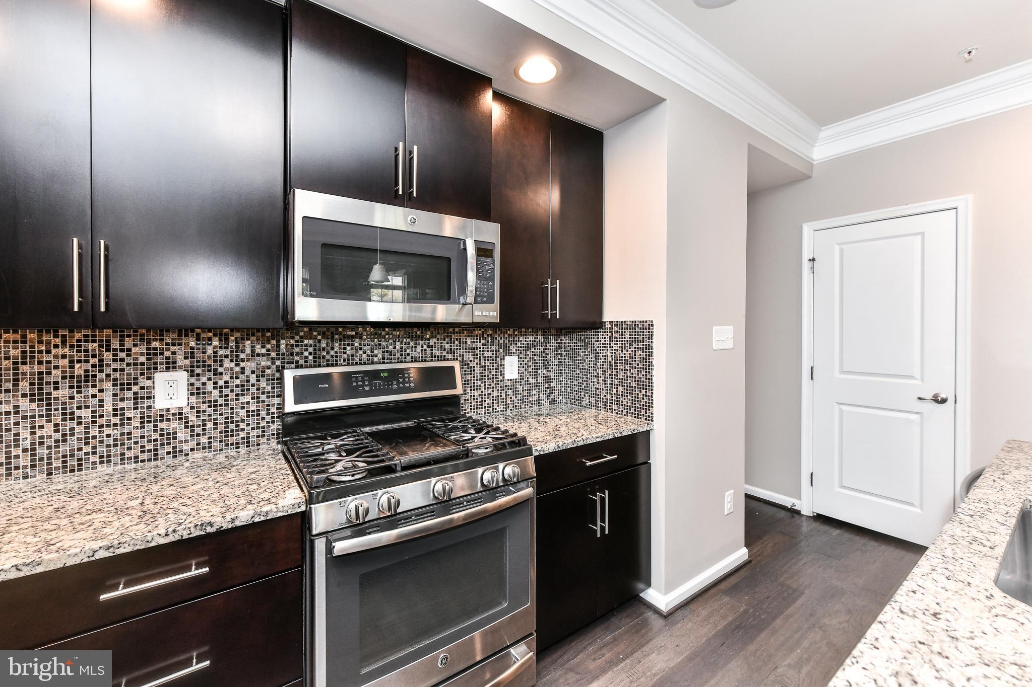 DISCOVERY SQUARE - Residential Lease