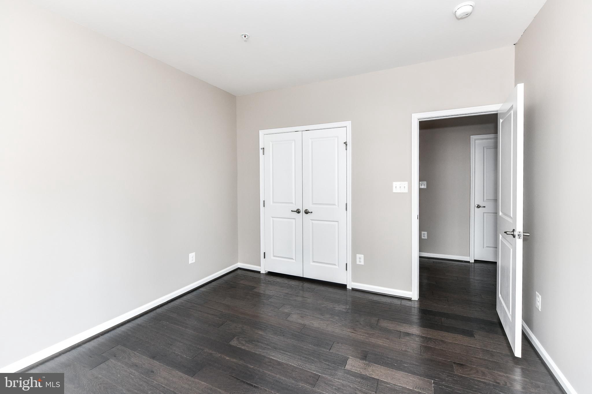 DISCOVERY SQUARE - Residential Lease