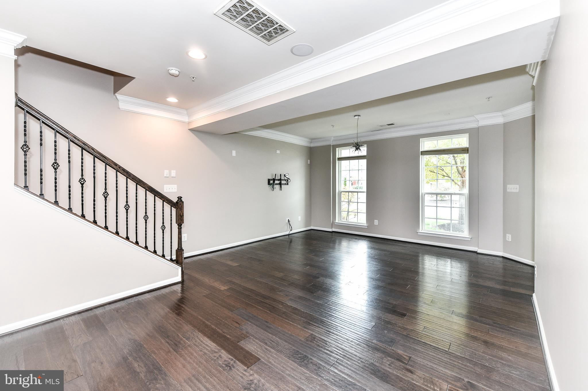 DISCOVERY SQUARE - Residential Lease