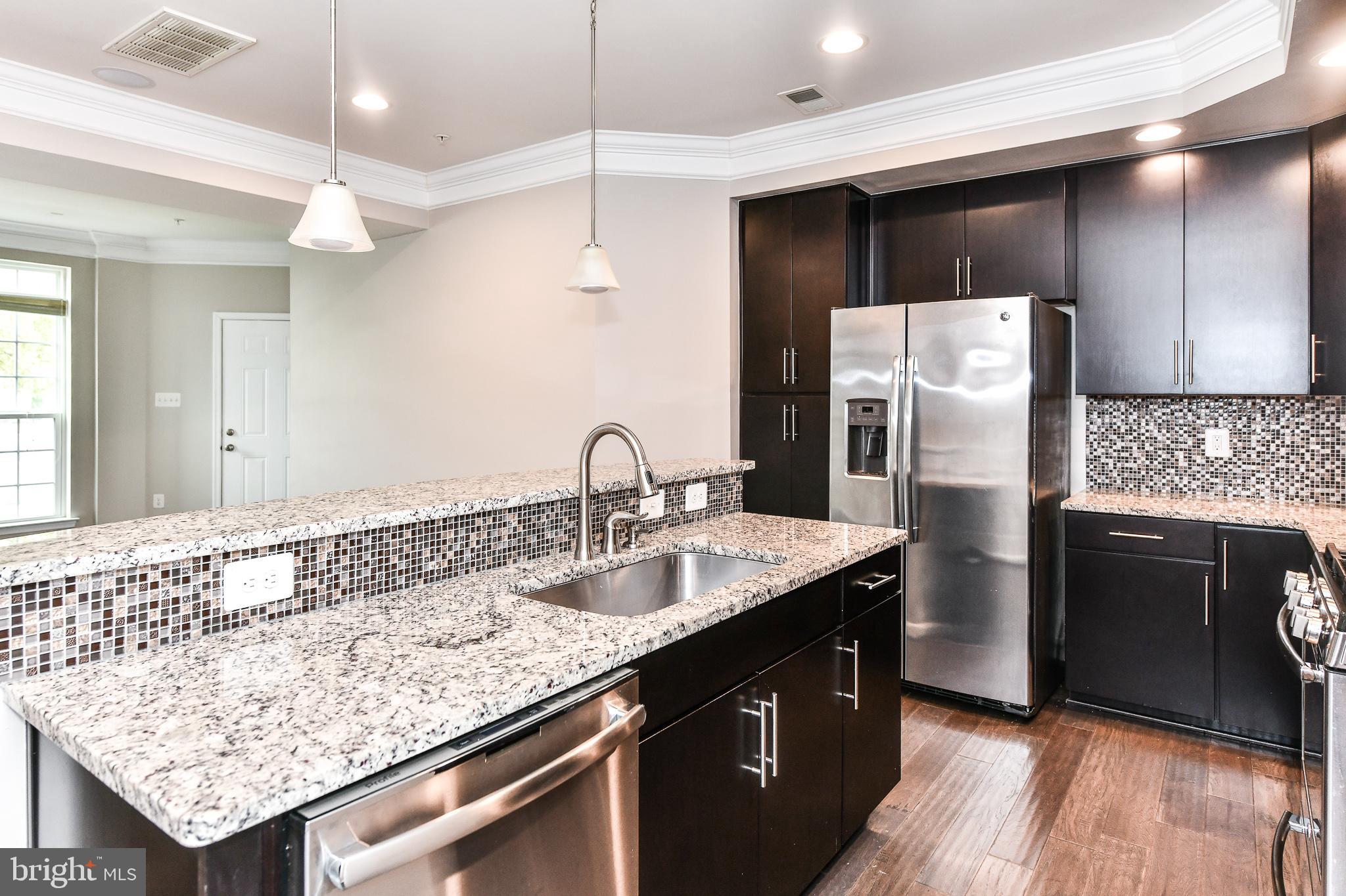 DISCOVERY SQUARE - Residential Lease