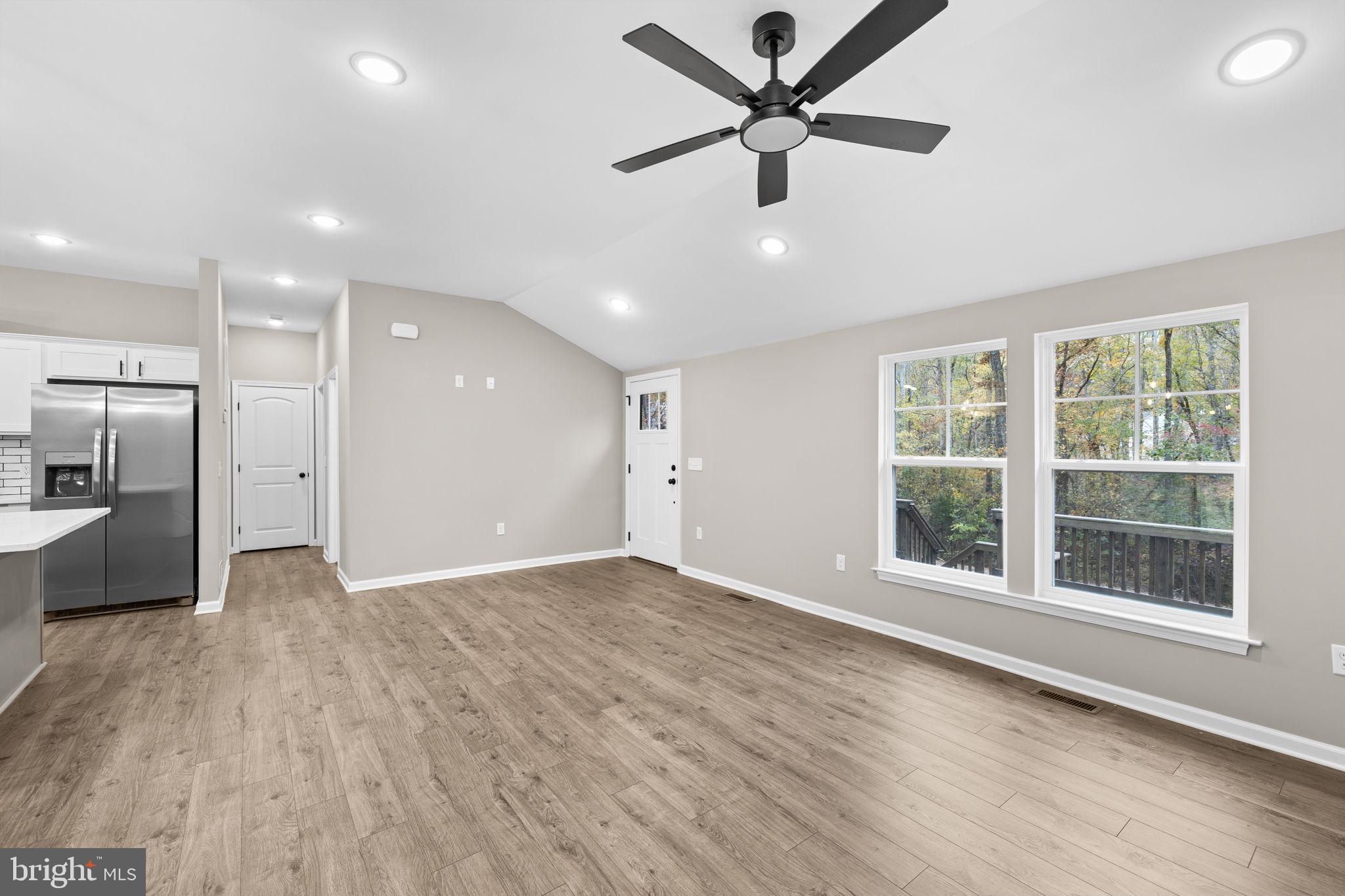 LIVINGSTON VILLAGE - Residential