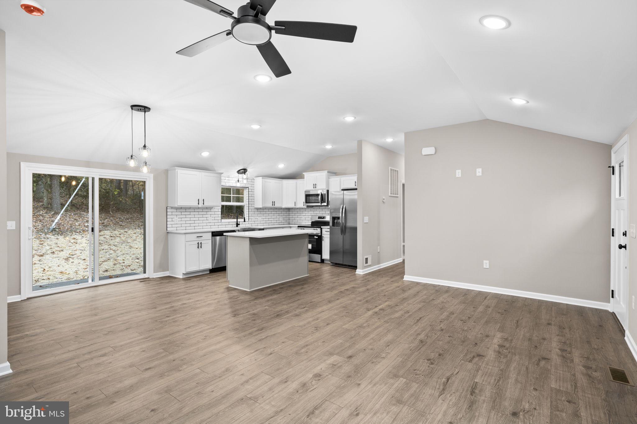 LIVINGSTON VILLAGE - Residential