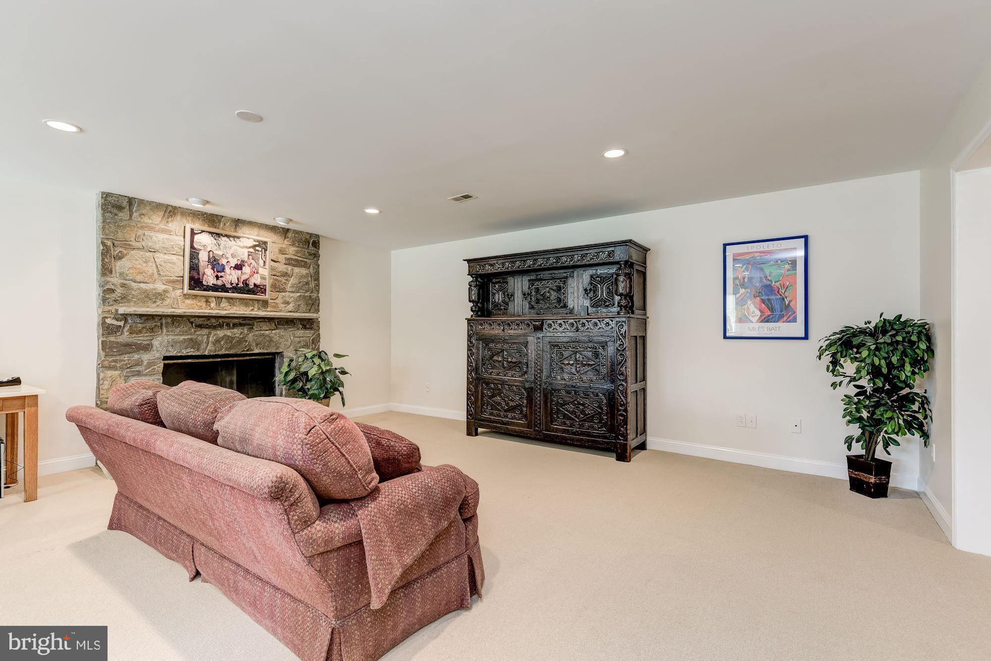 LAKE POTOMAC - Residential