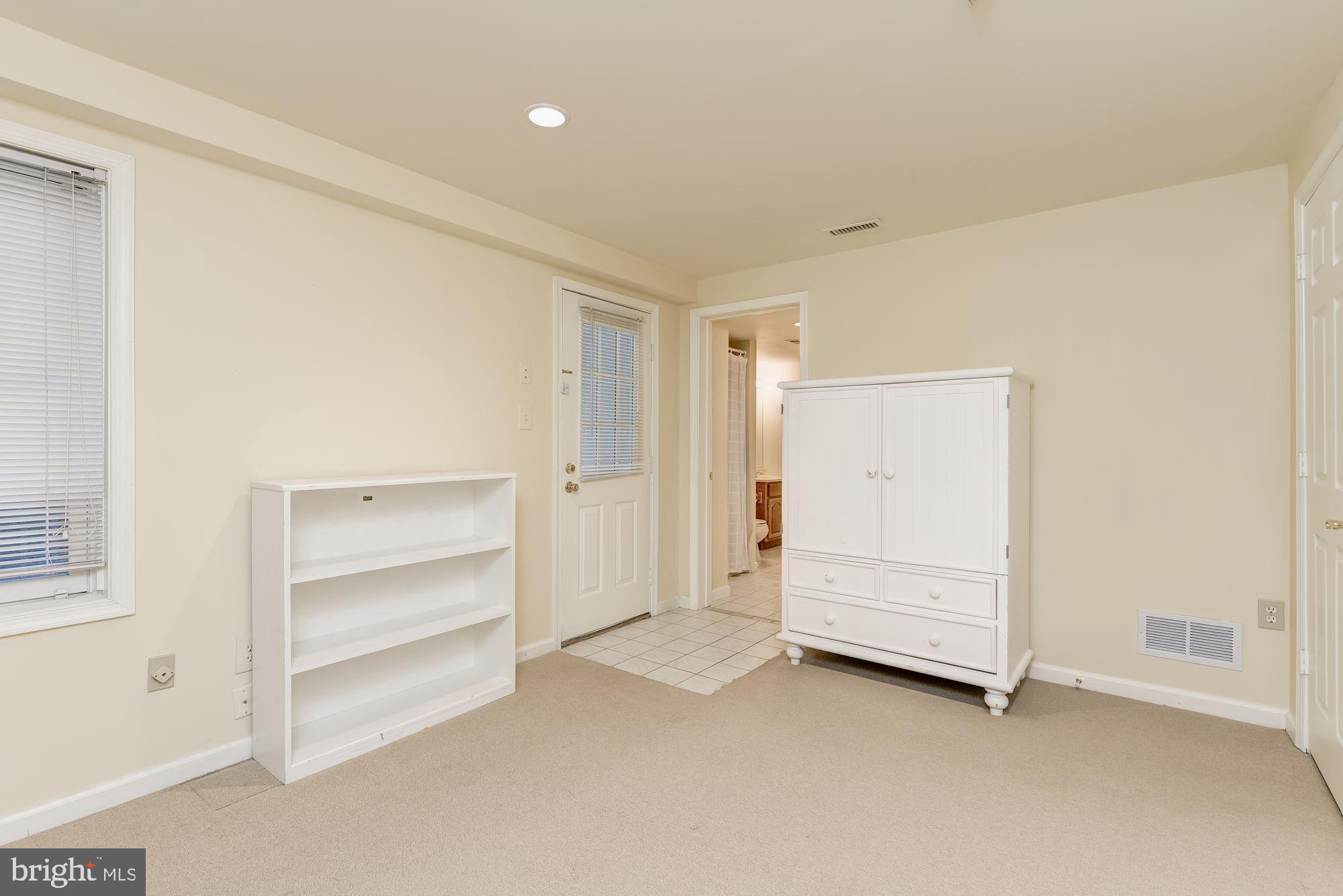 LAKE POTOMAC - Residential