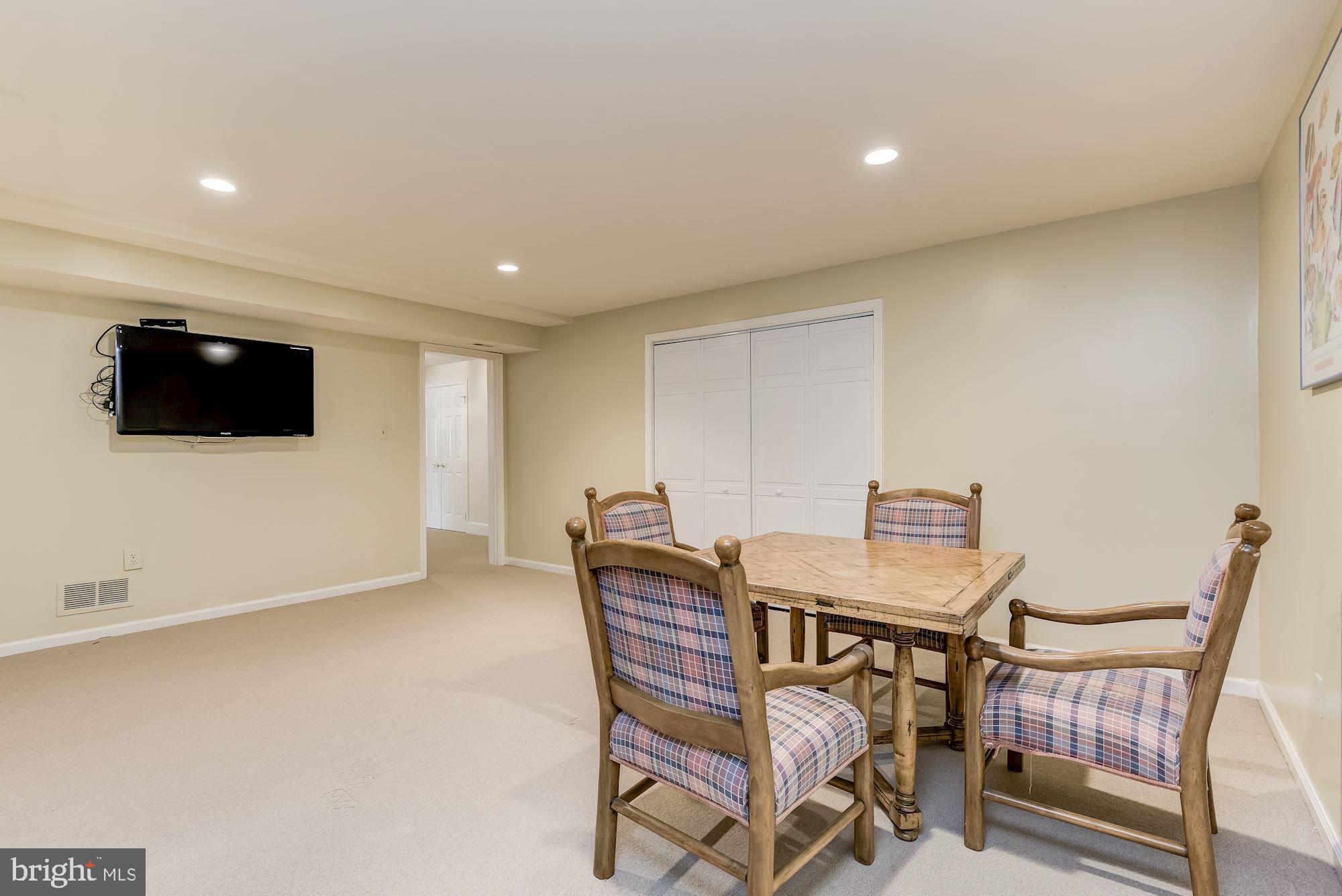 LAKE POTOMAC - Residential