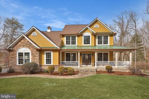 Homes For Sale - 160 Queen Laurens Court<br/> FREDERICKSBURG, VA 22406