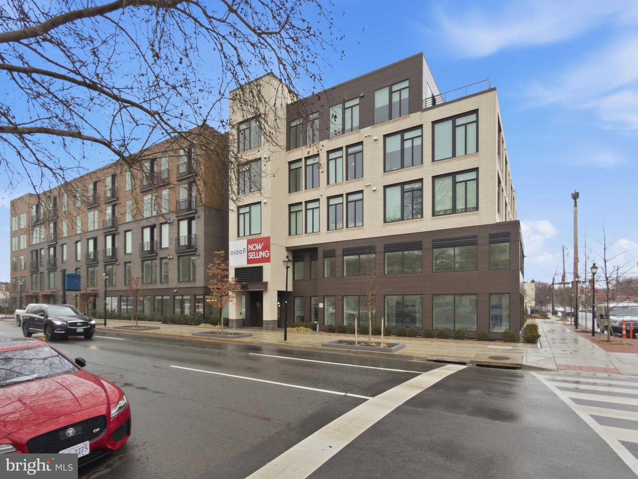 701 N HENRY STREET 210