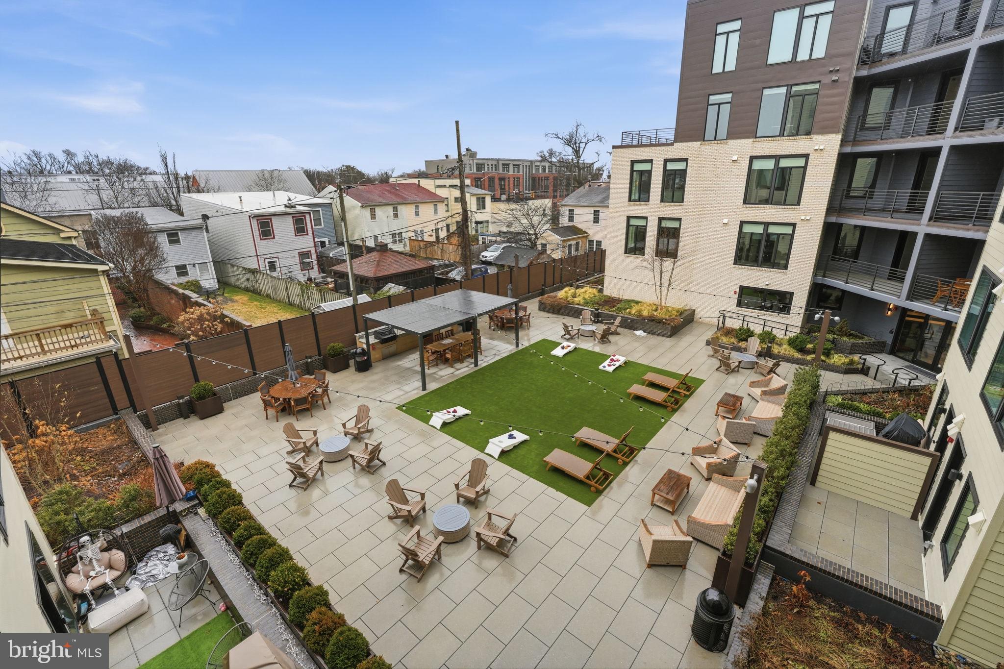 701 N HENRY STREET 210