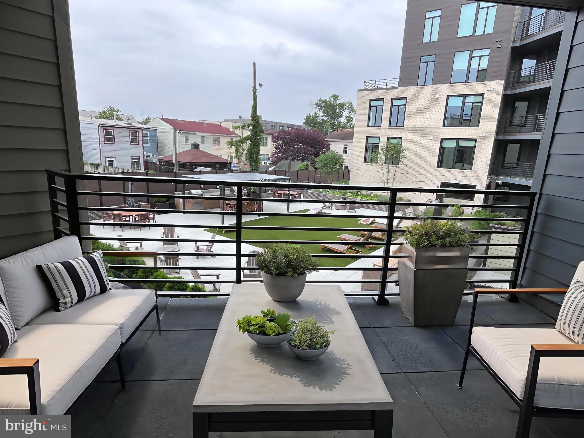 OLD TOWN ALEXANDRIA - Residential