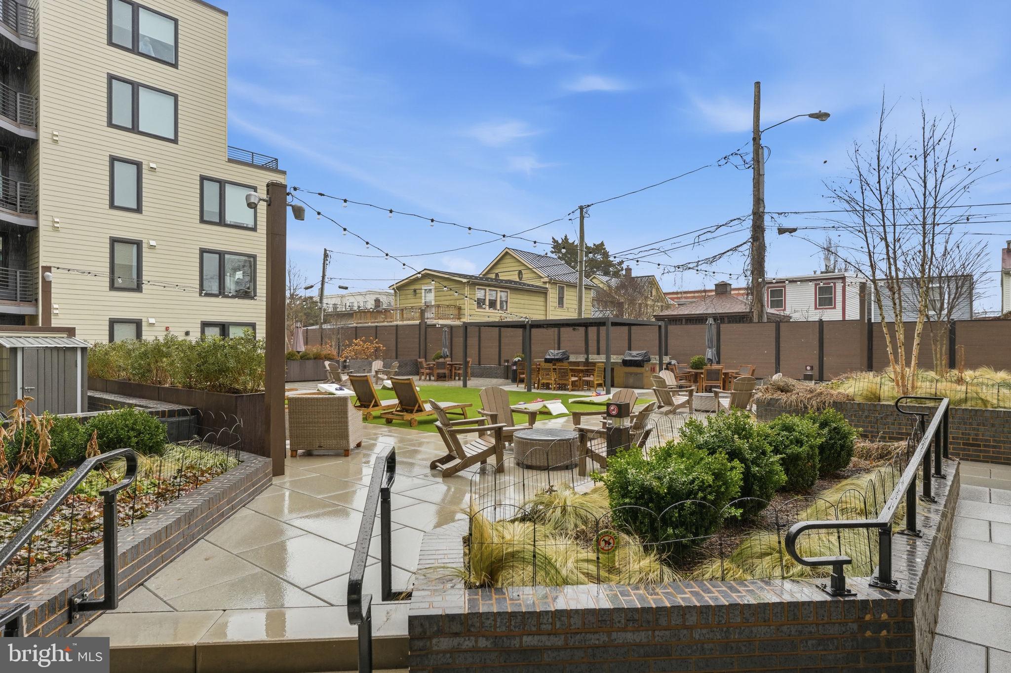 701 N HENRY STREET 210