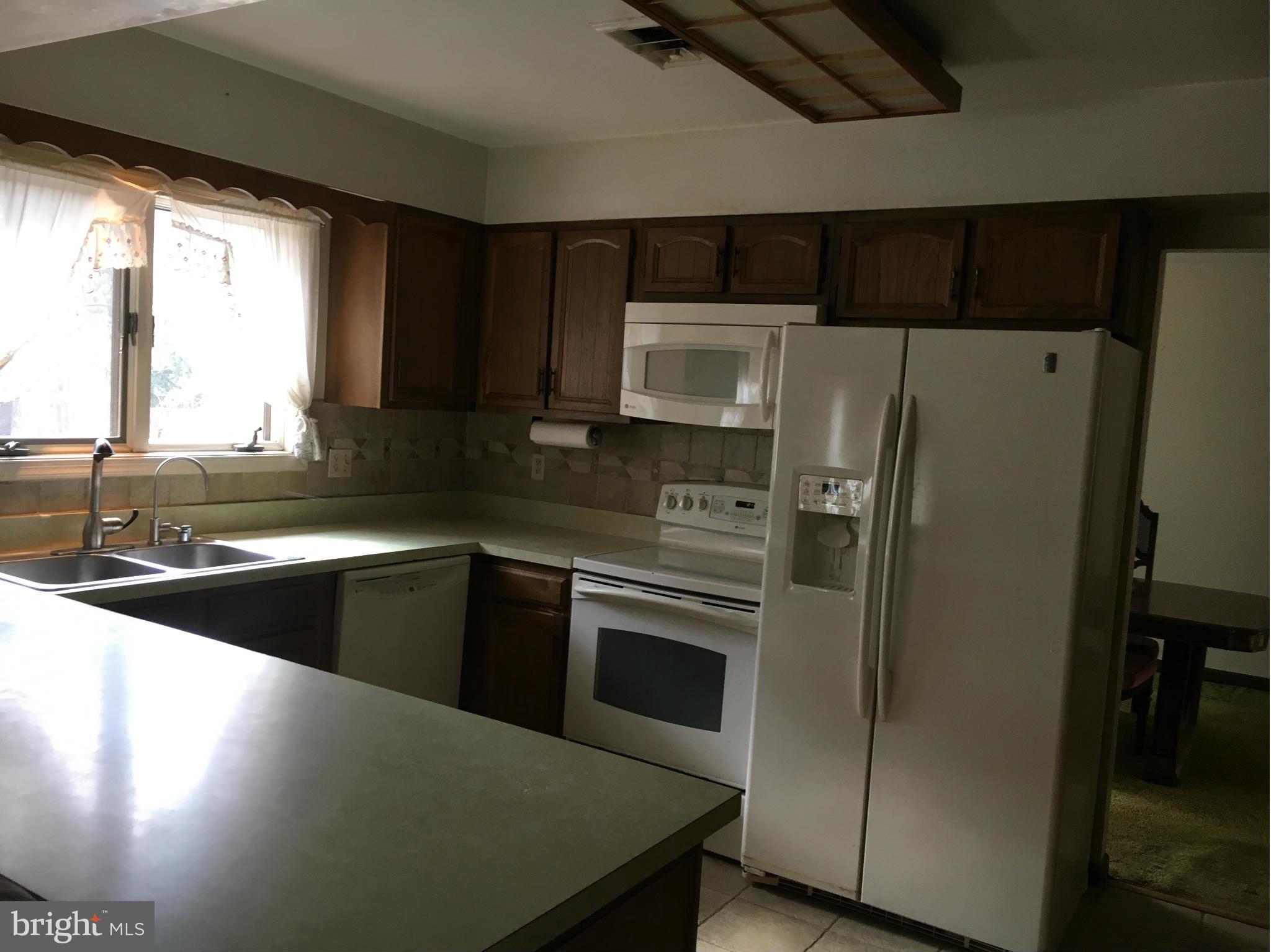 RANCHETTE ESTATES - Residential