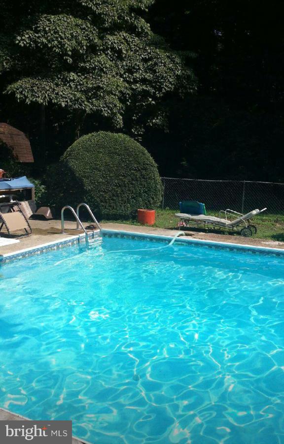 RANCHETTE ESTATES - Residential