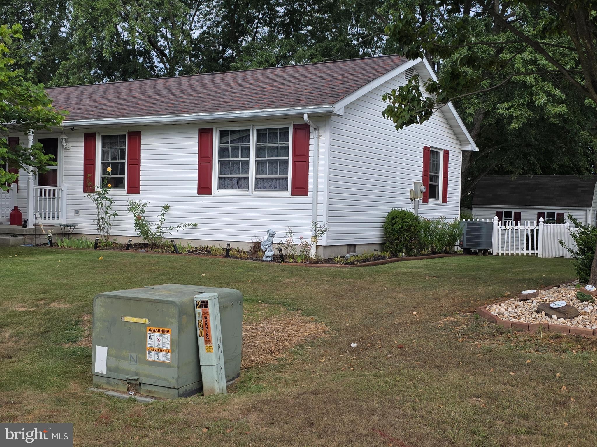 28 BONNIEFIELD CIRCLE