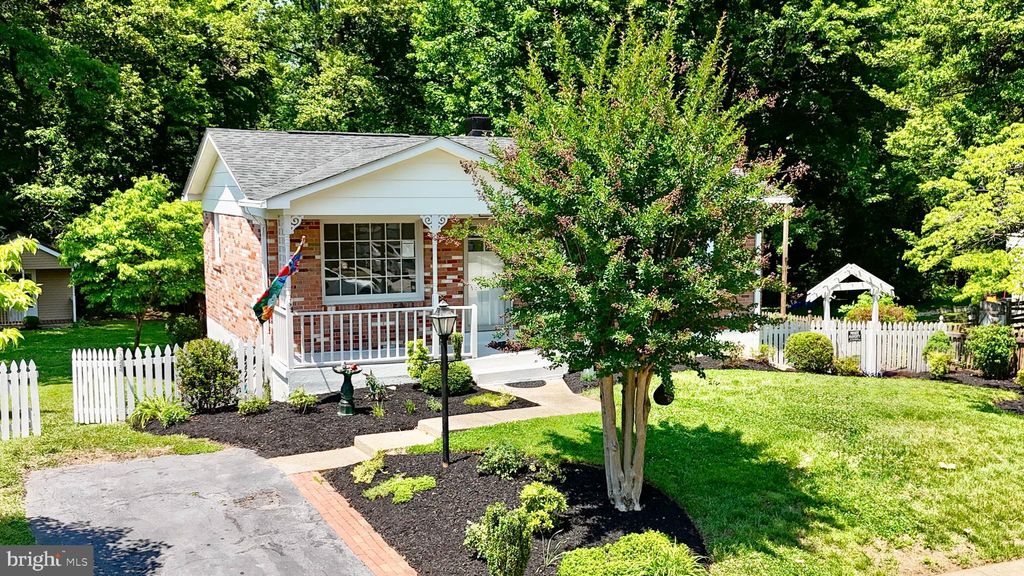 Photo of 3806 Fortuna Court, WOODBRIDGE, VA 22193 (MLS # VAPW2116504)
