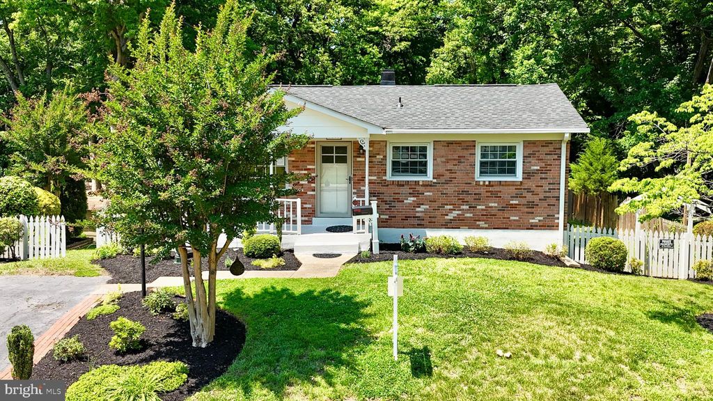 Photo of 3806 Fortuna Court, WOODBRIDGE, VA 22193 (MLS # VAPW2116504)